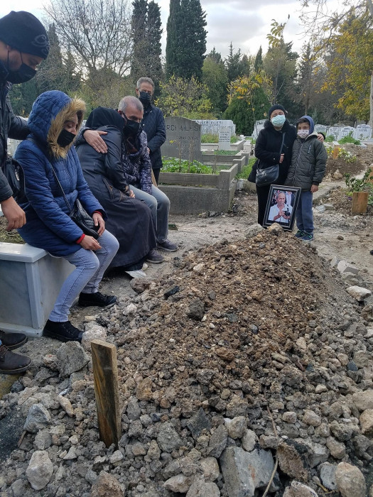 Duayen Gazeteci Mehmet Alpay gözyaşları arasında toprağa verildi