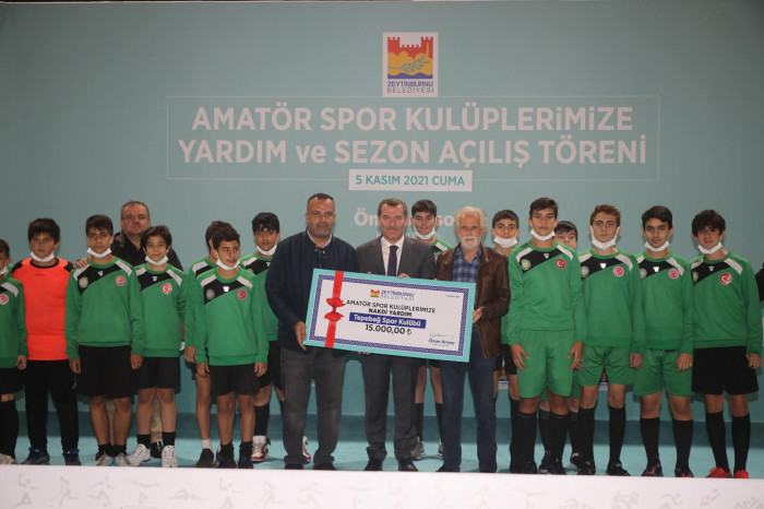 Zeytinburnu Belediyesinden Amatör Spor Kulüplerine 230 Bin TL Nakit Desteği
