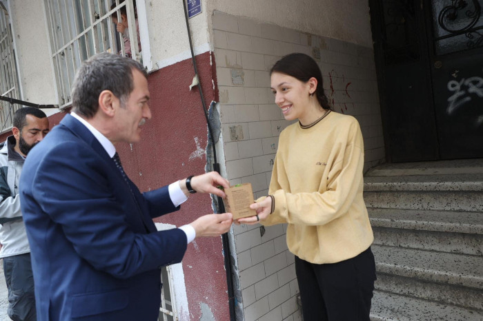 Zeytinburnu’na Bahar Fesleğenle Geldi