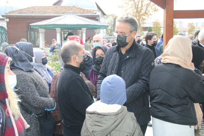 Duayen Gazeteci Mehmet Alpay gözyaşları arasında toprağa verildi