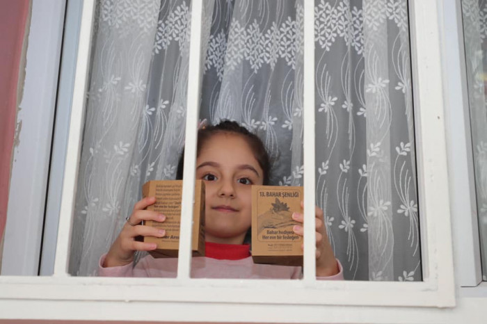 Yenidoğan Mahallesi’nin sokaklarını fesleğen kokusu sardı