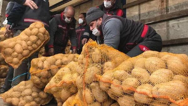 Zeytinburnu'nda Ücretsiz Patates Dağıtımı başladı