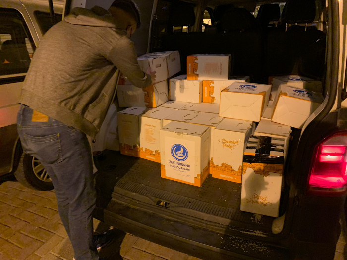 Zeytinburnu Ülküocakları ihtiyaç sahiplerini yalnız bırakmıyor