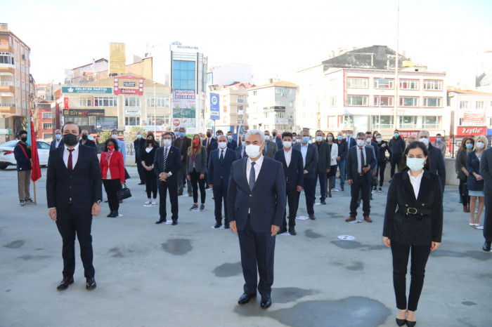 Zeytinburnu’nda 23 Nisan çelenk sunma töreni gerçekleşti