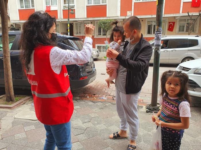 Kızılay Zeytinburnu 23 Nisan'da çocukları unutmadı