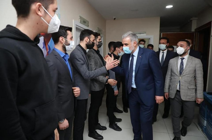 AK Parti Zeytinburnu Gençlik Kolları gönüllere dokunuyor