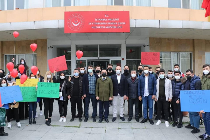 AK Parti Zeytinburnu Gençlik Kolları gönüllere dokunuyor