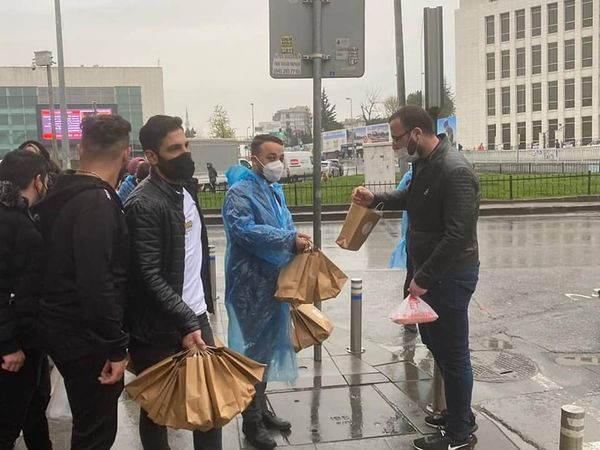 AK Parti Zeytinburnu Gençlik Kolları gönüllere dokunuyor