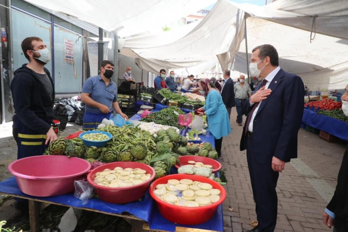 Başkan Ömer Arısoy tam kapanma sonrası pazarın nabzını tuttu