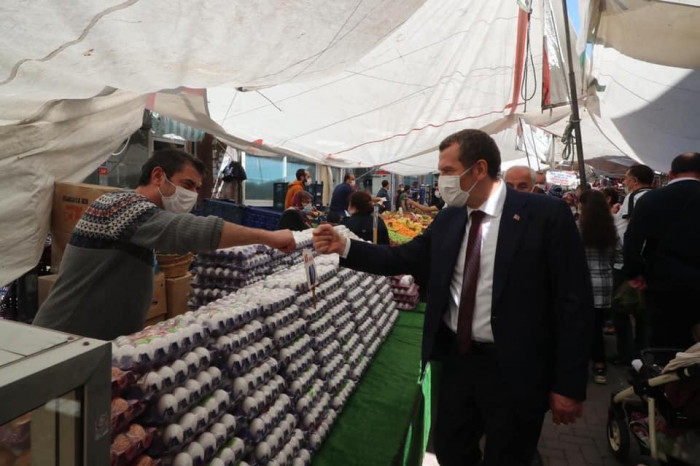 Başkan Ömer Arısoy tam kapanma sonrası pazarın nabzını tuttu