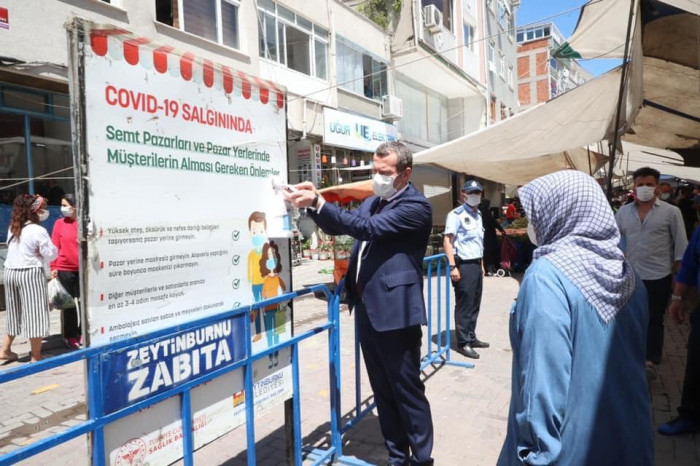 Başkan Ömer Arısoy tam kapanma sonrası pazarın nabzını tuttu