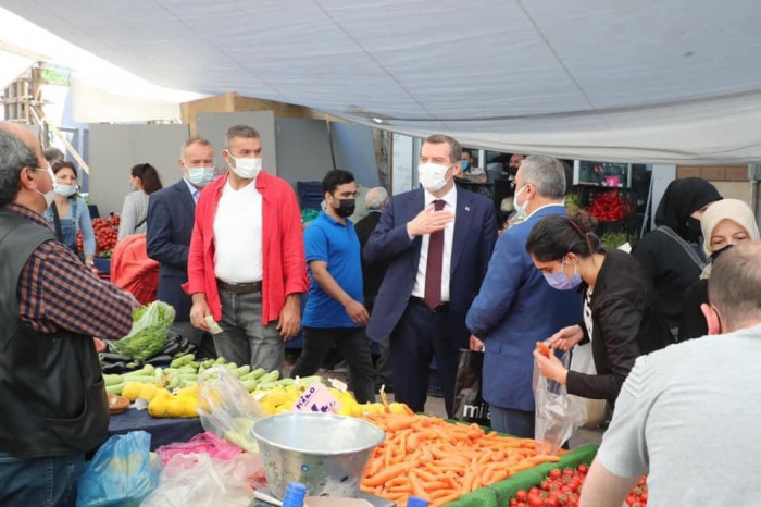 Başkan Ömer Arısoy tam kapanma sonrası pazarın nabzını tuttu
