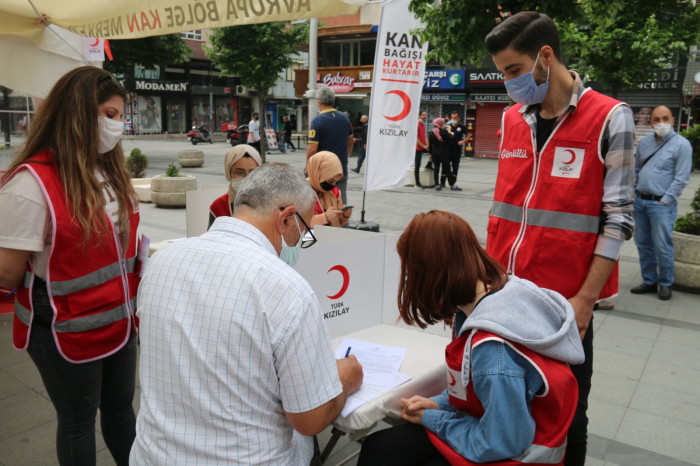 Gazeteci Arkadaşlarımızla Kan Bağışı Kampanyası Düzenledik