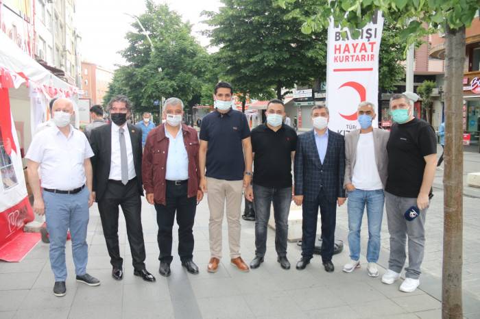 Gazeteci Arkadaşlarımızla Kan Bağışı Kampanyası Düzenledik