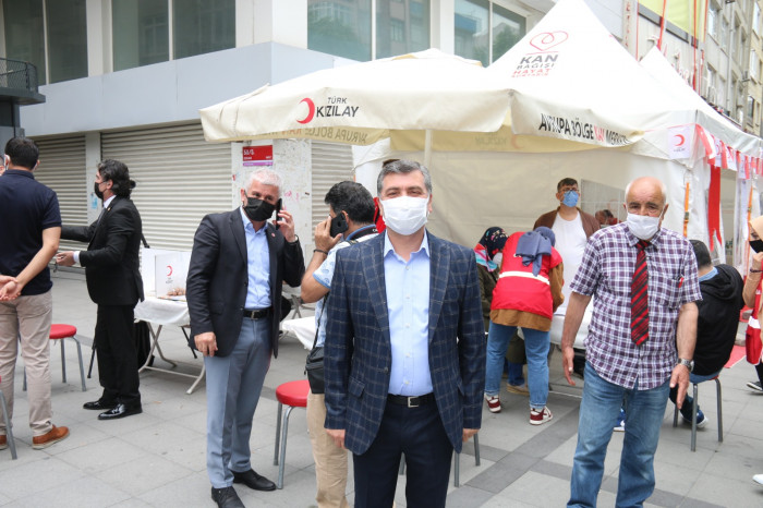 Gazeteci Arkadaşlarımızla Kan Bağışı Kampanyası Düzenledik