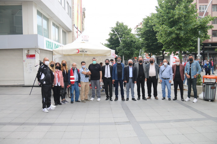 Gazeteci Arkadaşlarımızla Kan Bağışı Kampanyası Düzenledik