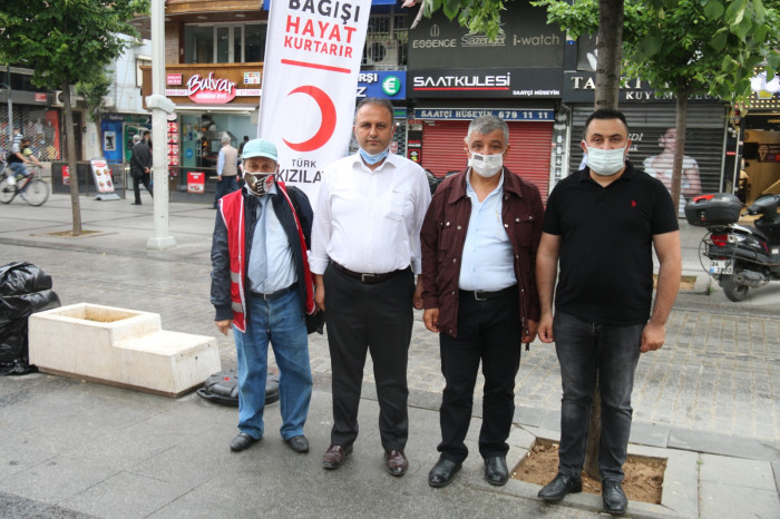 Gazeteci Arkadaşlarımızla Kan Bağışı Kampanyası Düzenledik