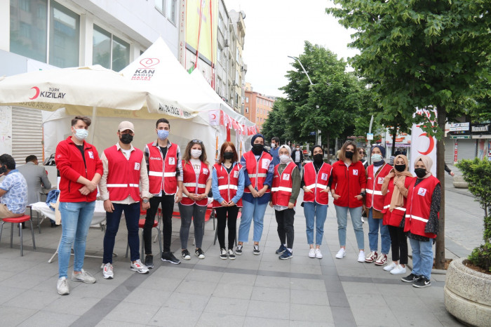 Gazeteci Arkadaşlarımızla Kan Bağışı Kampanyası Düzenledik