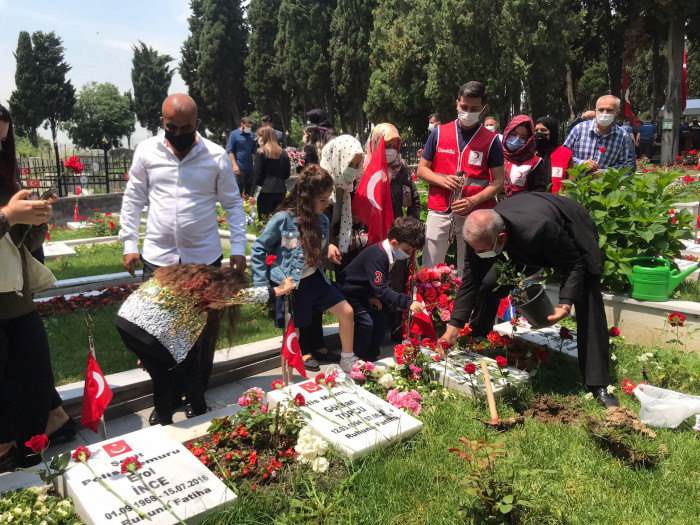 Şehit Cihan Karagözlü kabri başında anıldı