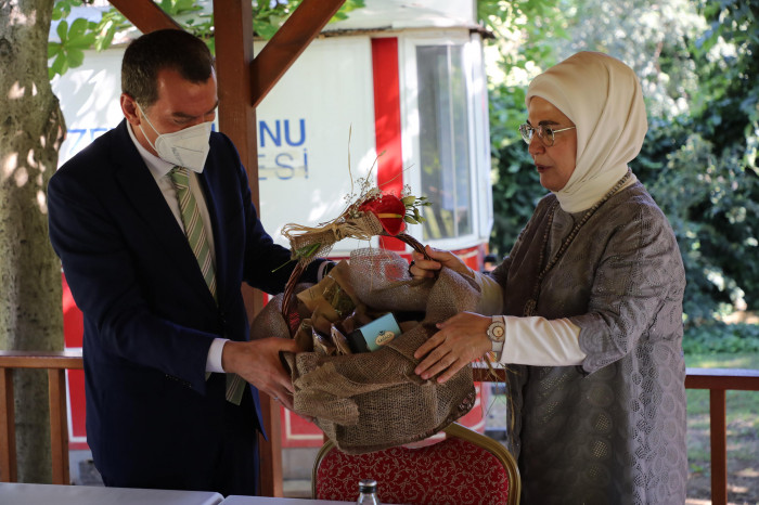 Emine Erdoğan Hanımefendi Zeytinburnu'nda