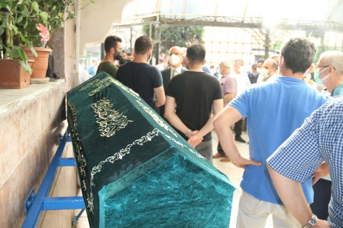 Başkan Kemal Hayırlıoğlu Zeytinburnu’nu yasa boğdu