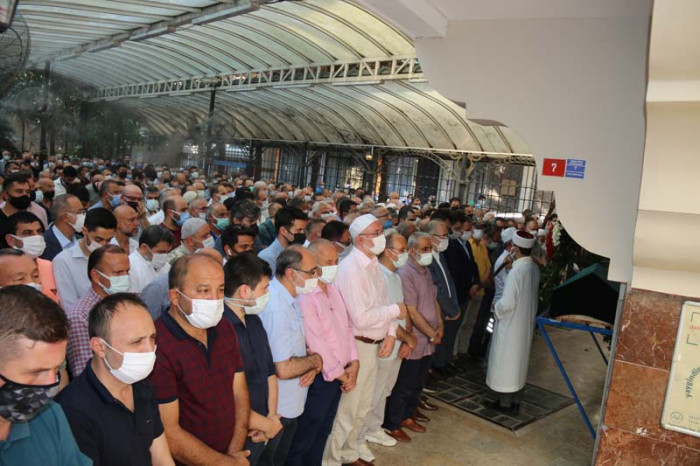 Başkan Kemal Hayırlıoğlu Zeytinburnu’nu yasa boğdu