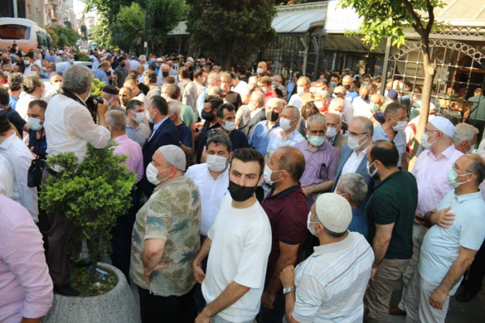 Başkan Kemal Hayırlıoğlu Zeytinburnu’nu yasa boğdu