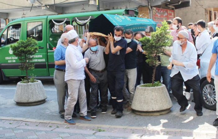 Başkan Kemal Hayırlıoğlu Zeytinburnu’nu yasa boğdu