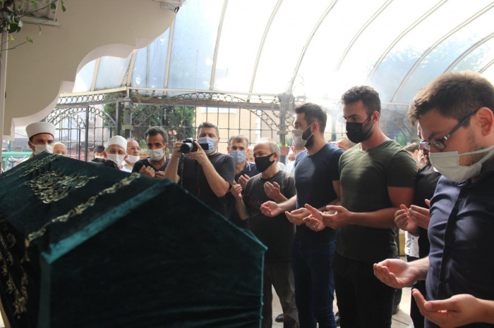 Başkan Kemal Hayırlıoğlu Zeytinburnu’nu yasa boğdu