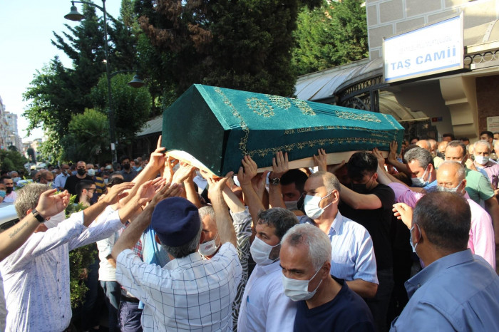 Başkan Kemal Hayırlıoğlu Zeytinburnu’nu yasa boğdu