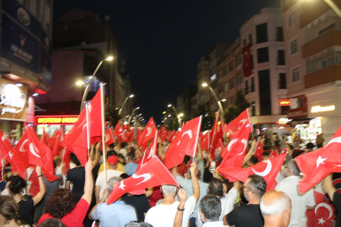 CHP Zeytinburnu İlçe Örgütünden Muhteşem 30 Ağustos Zafer Yürüyüşü