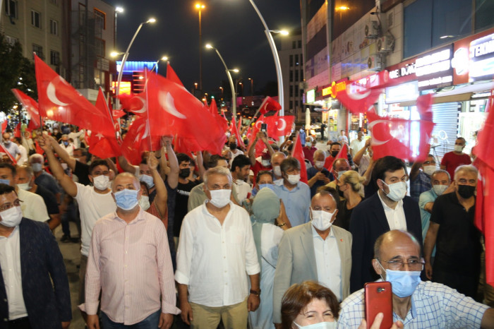 CHP Zeytinburnu İlçe Örgütünden Muhteşem 30 Ağustos Zafer Yürüyüşü