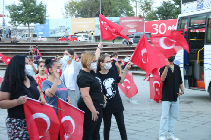 CHP Zeytinburnu İlçe Örgütünden Muhteşem 30 Ağustos Zafer Yürüyüşü