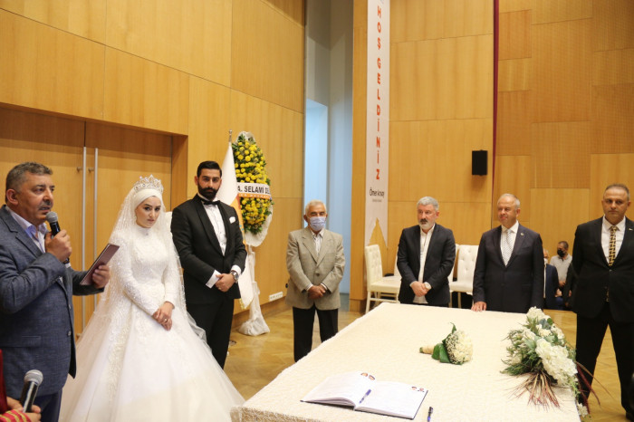 Elif ve Yavuz bir ömür boyu mutluluğa EVET dedi
