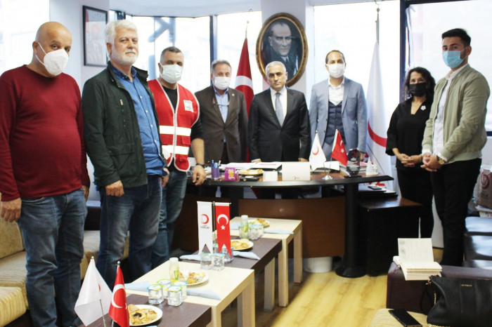 Kaymakam Zekeriya Güney Kızılay'ı ziyaret etti