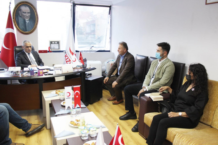Kaymakam Zekeriya Güney Kızılay'ı ziyaret etti