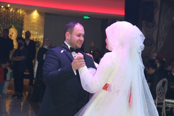 GÜNDEM Emirhan & Kübra Nur’un düğününde izdiham yaşandı