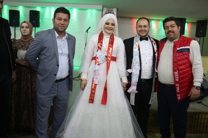 GÜNDEM Emirhan & Kübra Nur’un düğününde izdiham yaşandı
