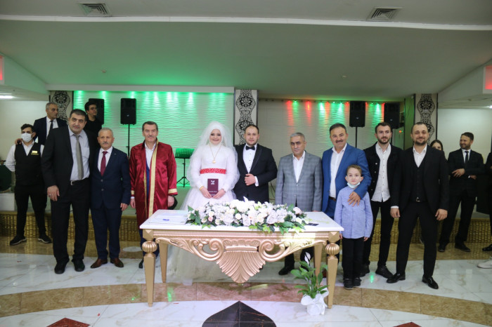 GÜNDEM Emirhan & Kübra Nur’un düğününde izdiham yaşandı