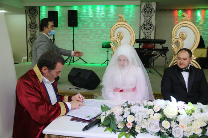 GÜNDEM Emirhan & Kübra Nur’un düğününde izdiham yaşandı