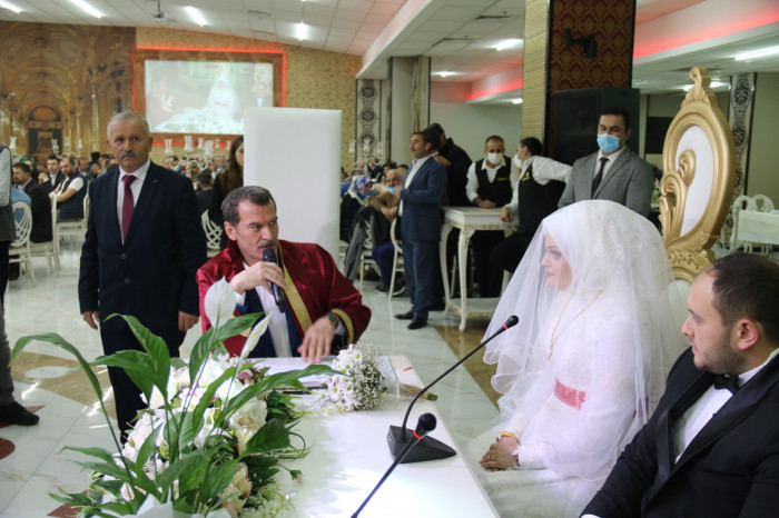 GÜNDEM Emirhan & Kübra Nur’un düğününde izdiham yaşandı