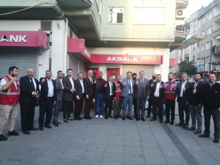 GÜNDEM Yeniden Refah Partisi Zeytinburnu'nda 10 Bin Kişiye Etli Pilav ikram etti