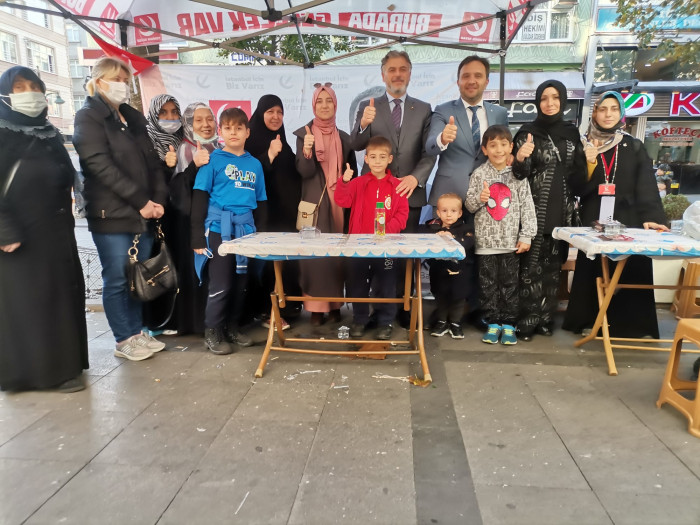 GÜNDEM Yeniden Refah Partisi Zeytinburnu'nda 10 Bin Kişiye Etli Pilav ikram etti