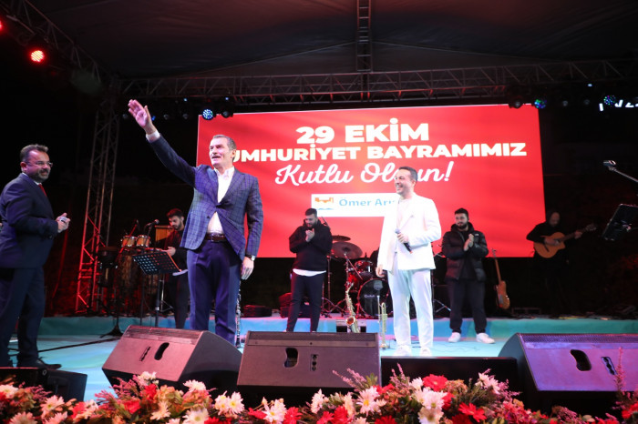 Cumhuriyet Konseri’nde ‘Millet Bahçesi’ Sürprizi