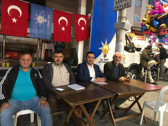 Meclis Üyesi Halis Özgenç bir oy için kapı kapı dolaşıyor