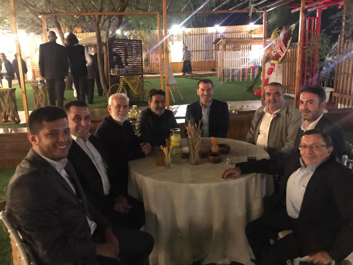 Meclis Üyesi Halis Özgenç bir oy için kapı kapı dolaşıyor