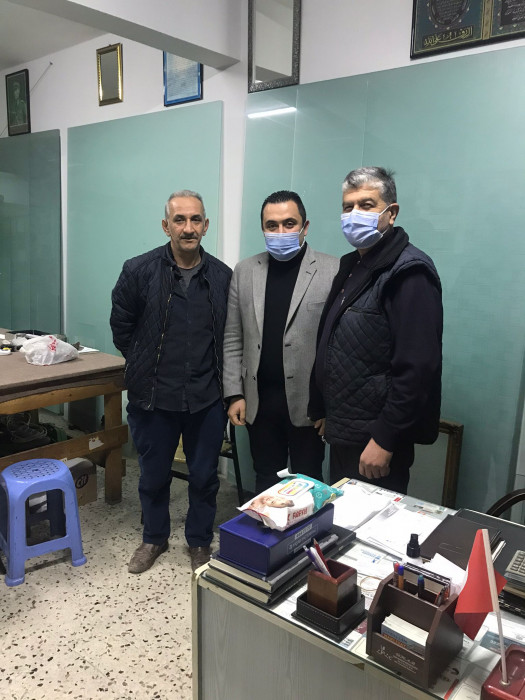 Meclis Üyesi Halis Özgenç bir oy için kapı kapı dolaşıyor