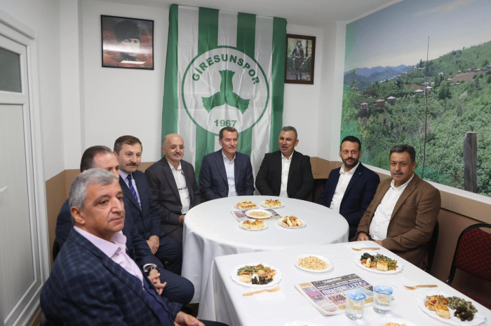 Zeytinburnu Arpacık Köyü Derneği yeni yerinde hizmete açıldı 