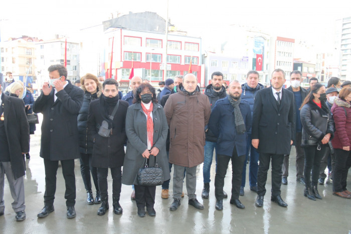 Çanakkale şehitleri kar altında anıldı