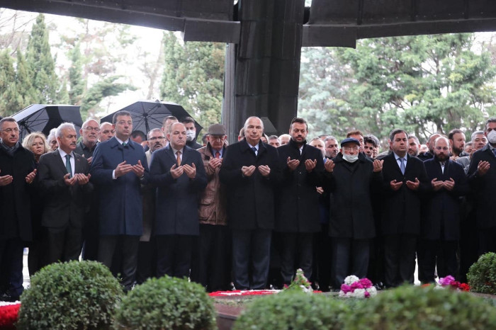 Özal ölümünün 29. yıl dönümünde mezarı başında anıldı